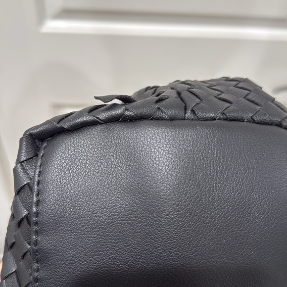 Black Purse - Picture 5 of 7